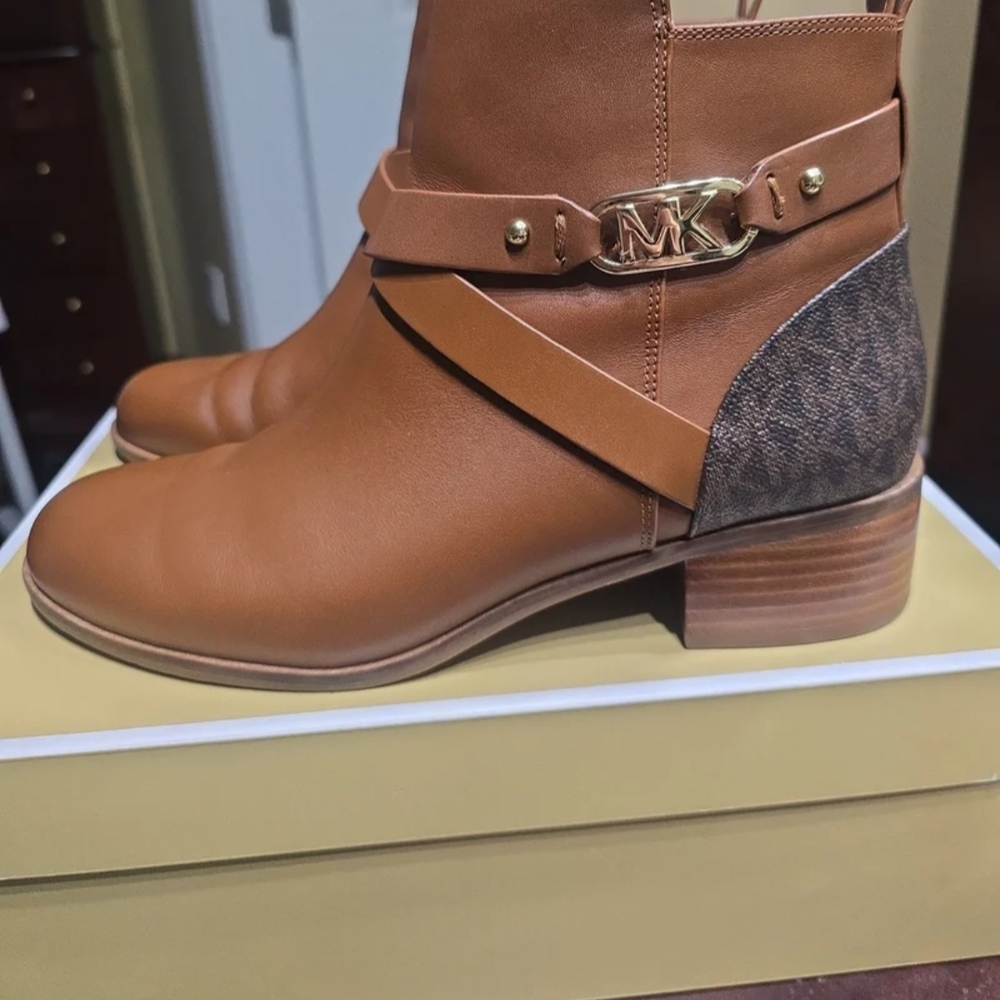 Michael Kors Women's Tan Ankle Boots